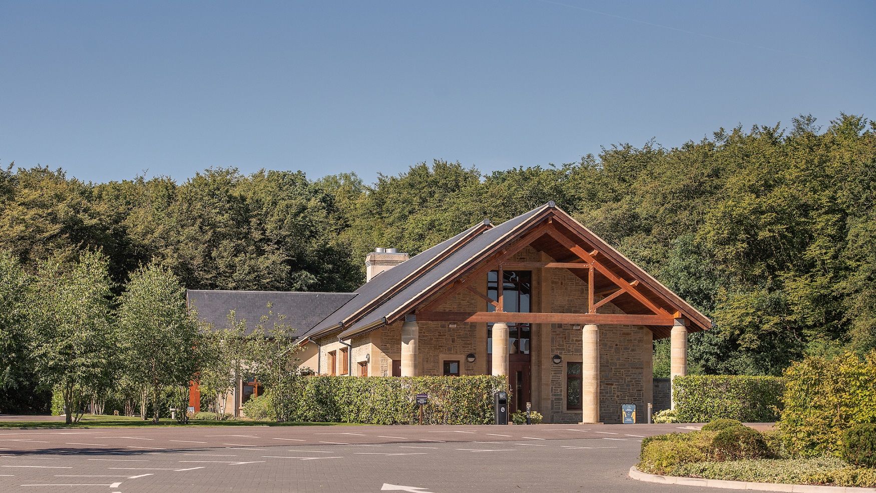 Hoddesdon crematorium supports charities this festive season