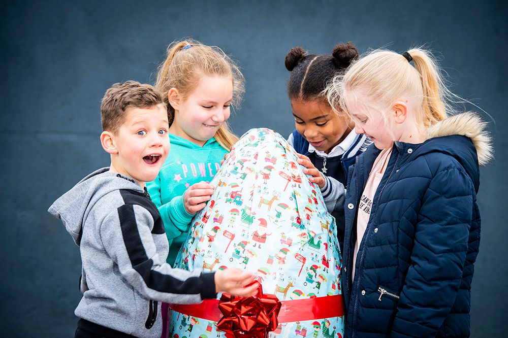Leicester schoolchildren receive 'out of this world' gift-wrapped rocket