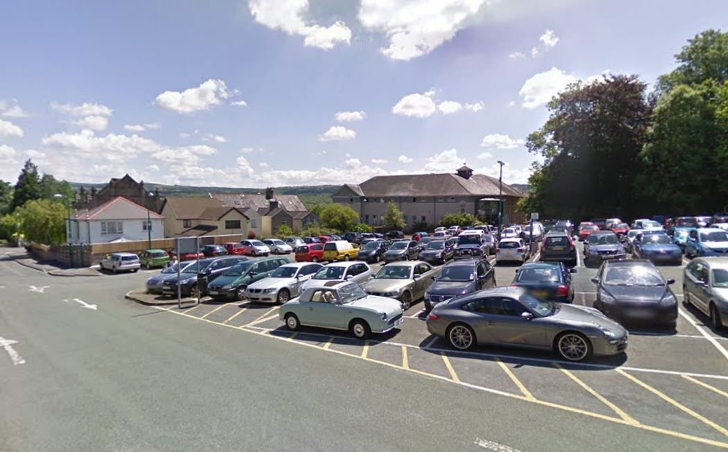 Shoppers can park for free in Llandeilo up until Christmas