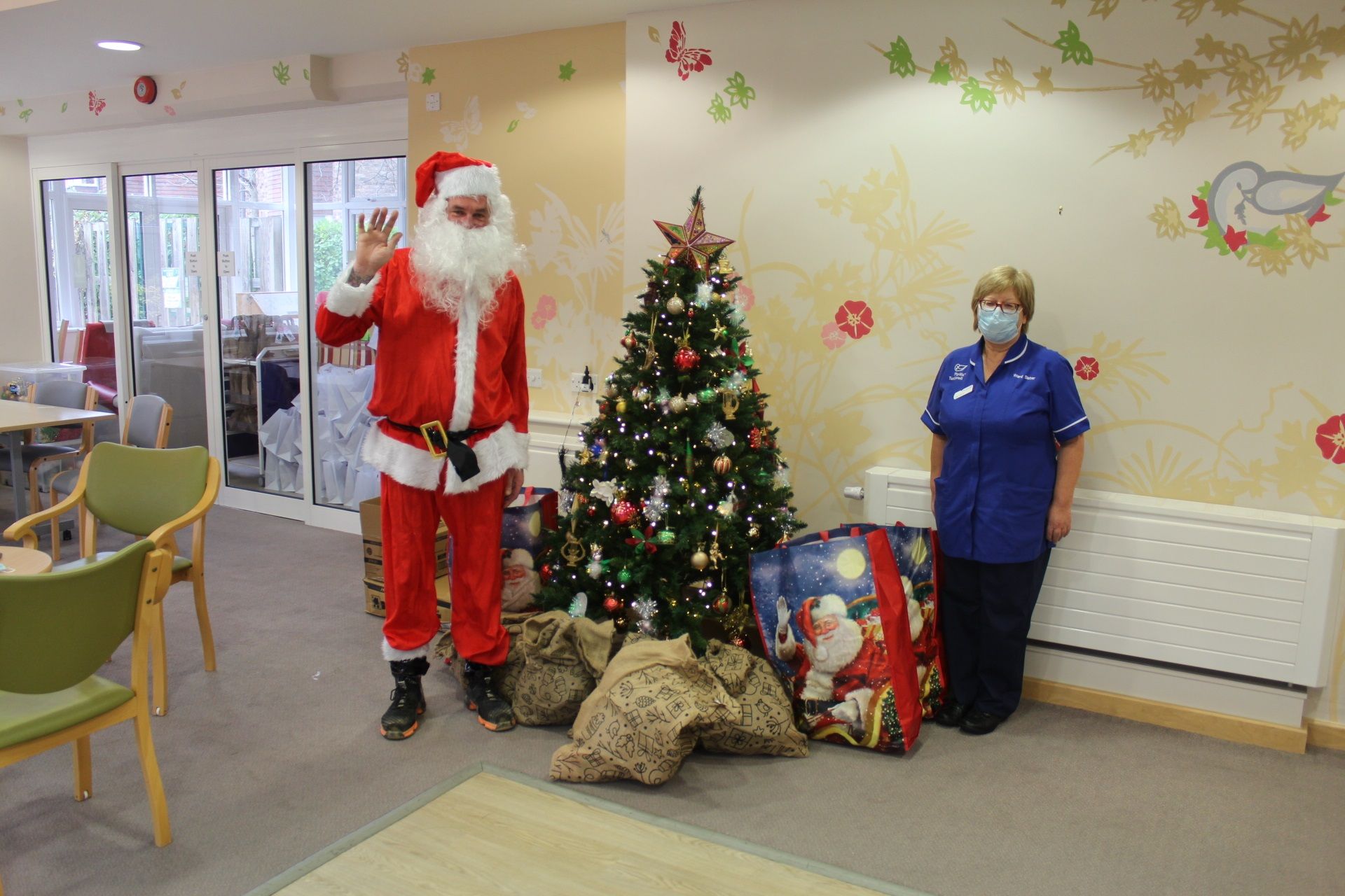 Aldershot man delivers presents to local hospice to 'make a few people smile'