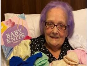 Hemel Hempstead woman knits baby clothes for local neonatal unit