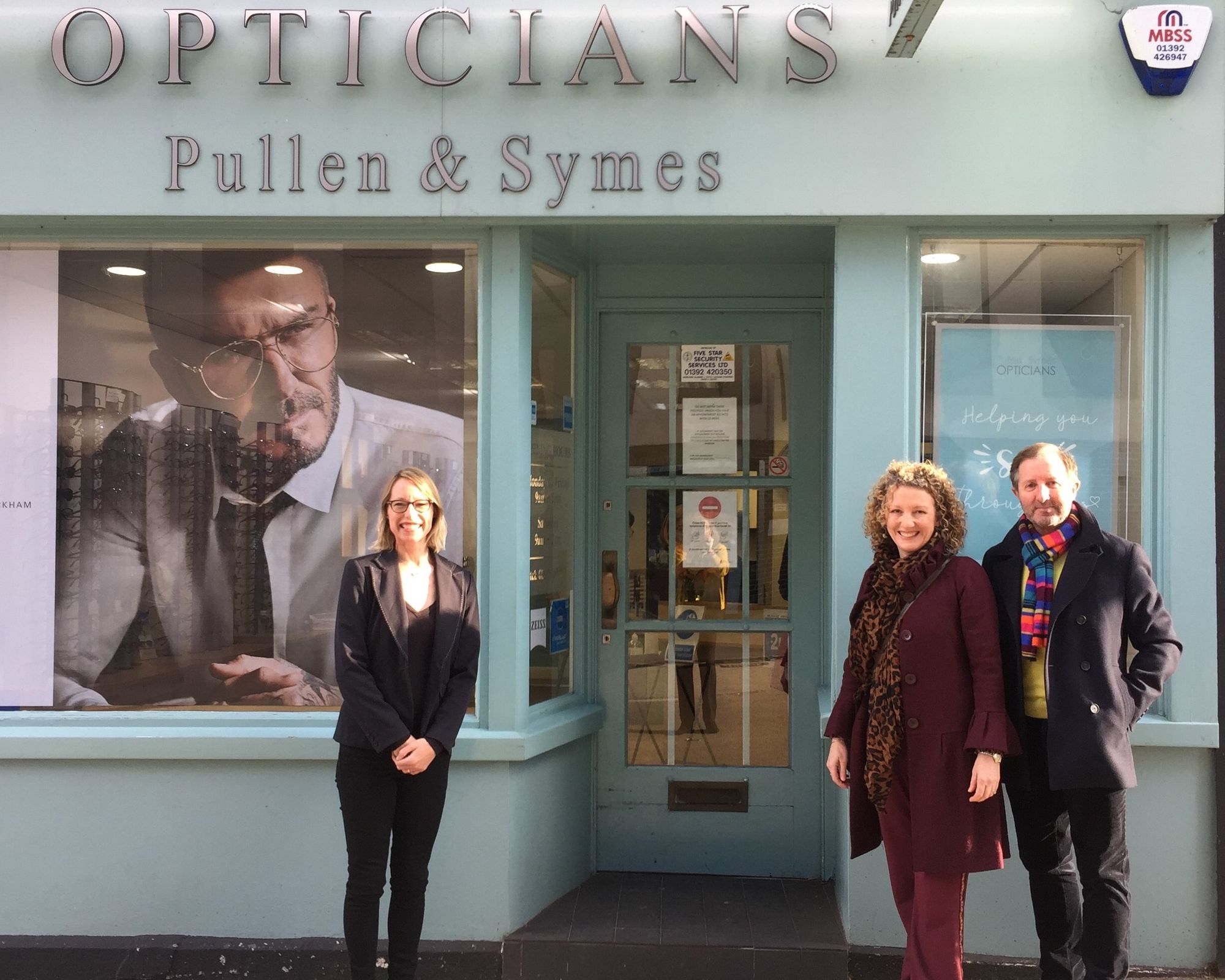 Devon opticians owners to retire after 17 years of service