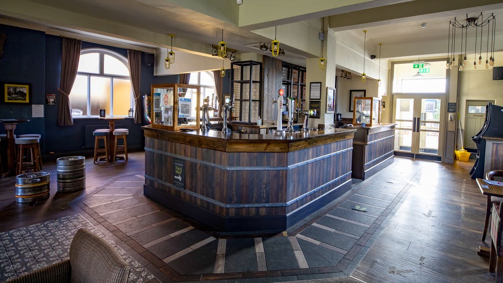 Pubs in England may stay closed until May in three-stage lockdown lifting plan