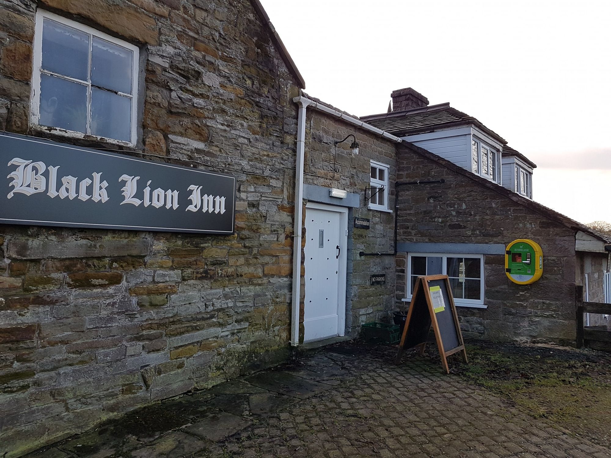 Local community joins forces to replace life-saving defibrillator in rural Moorlands village