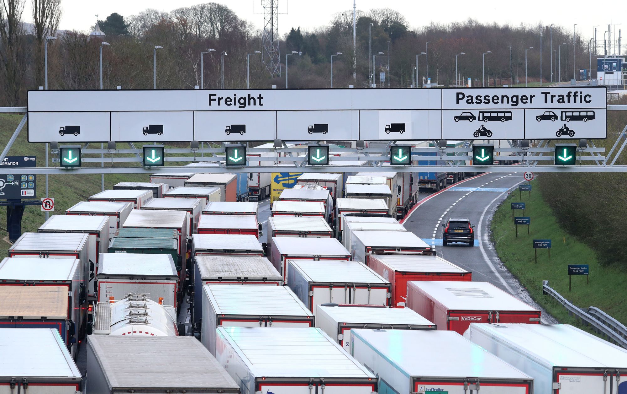 Warning for lorry drivers: don't park illegally on Kent's roads or you will be fined