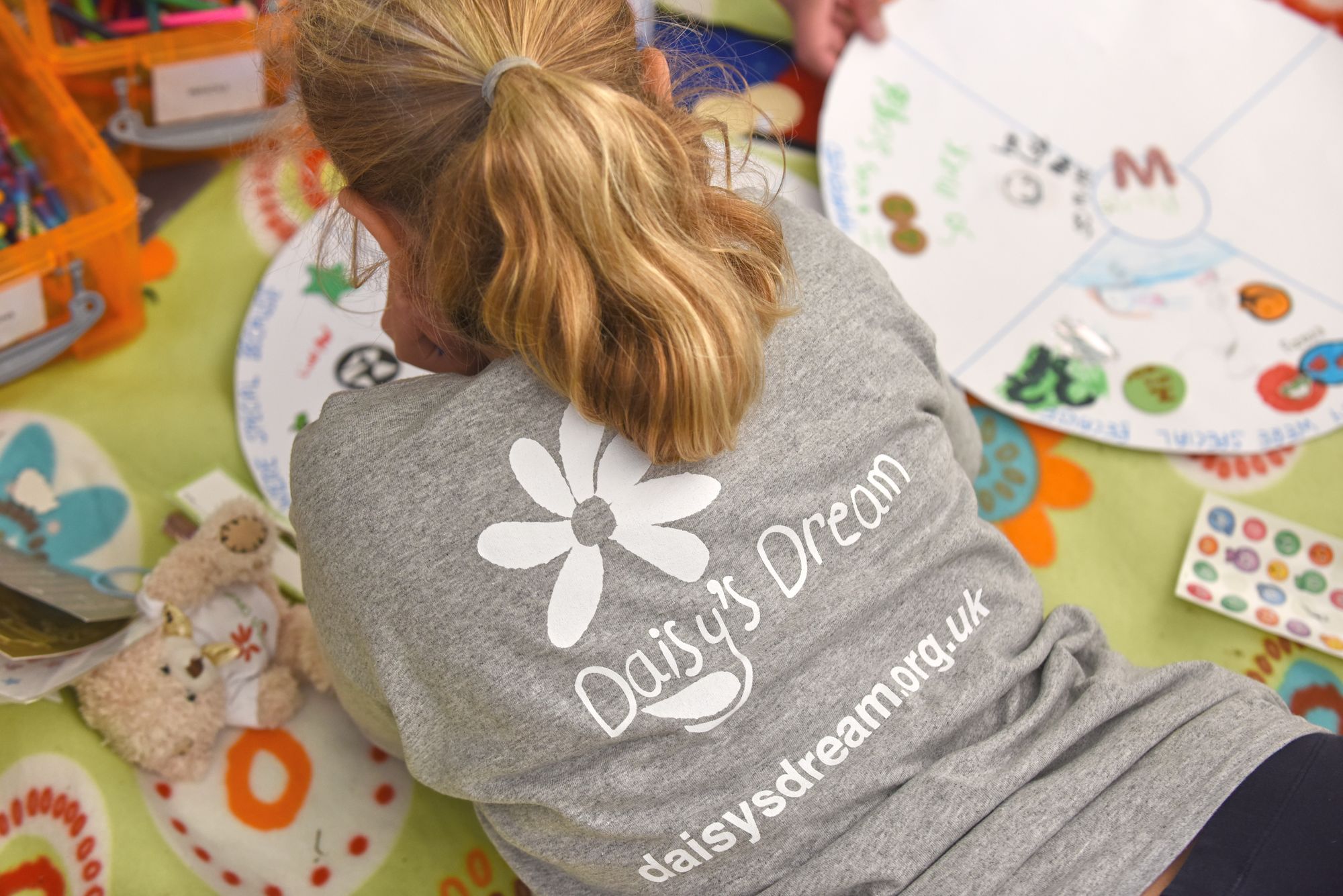 Reading bereavement charity receive £500 donation to help support families in need