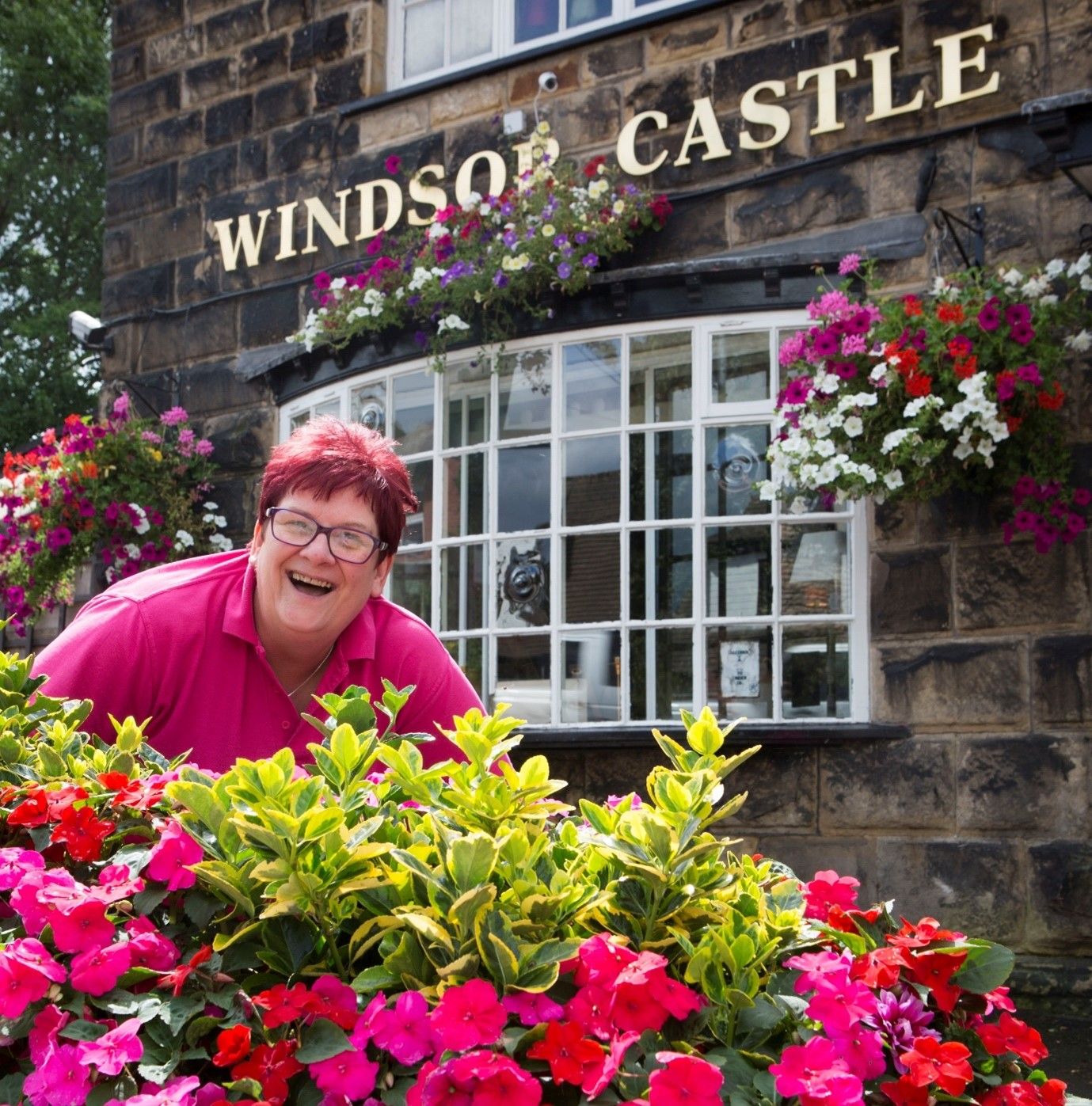 Marple Bridge pub licensee wins community award