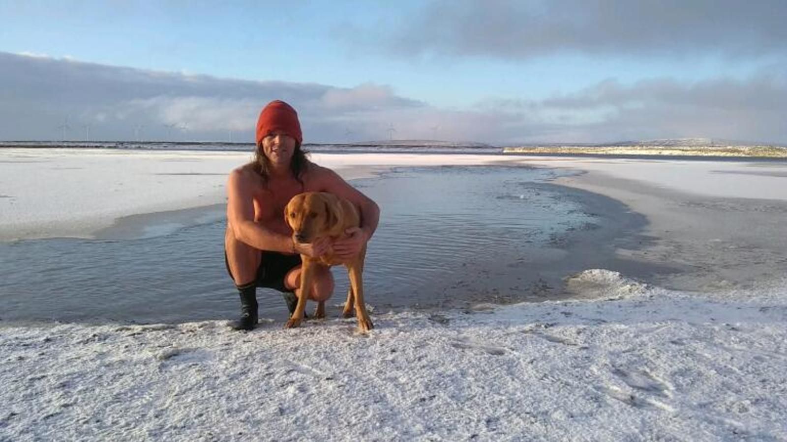 Man's freezing wild swims bringing Lockdown 3 light relief