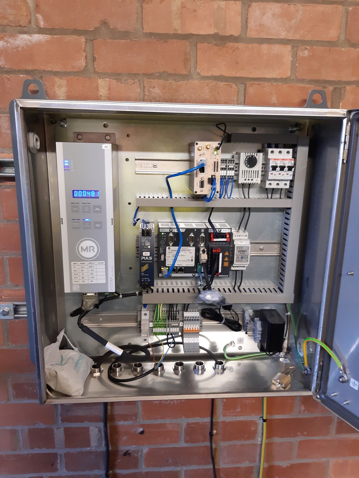 Energy-saving scheme launched to help Stockport residents save money
