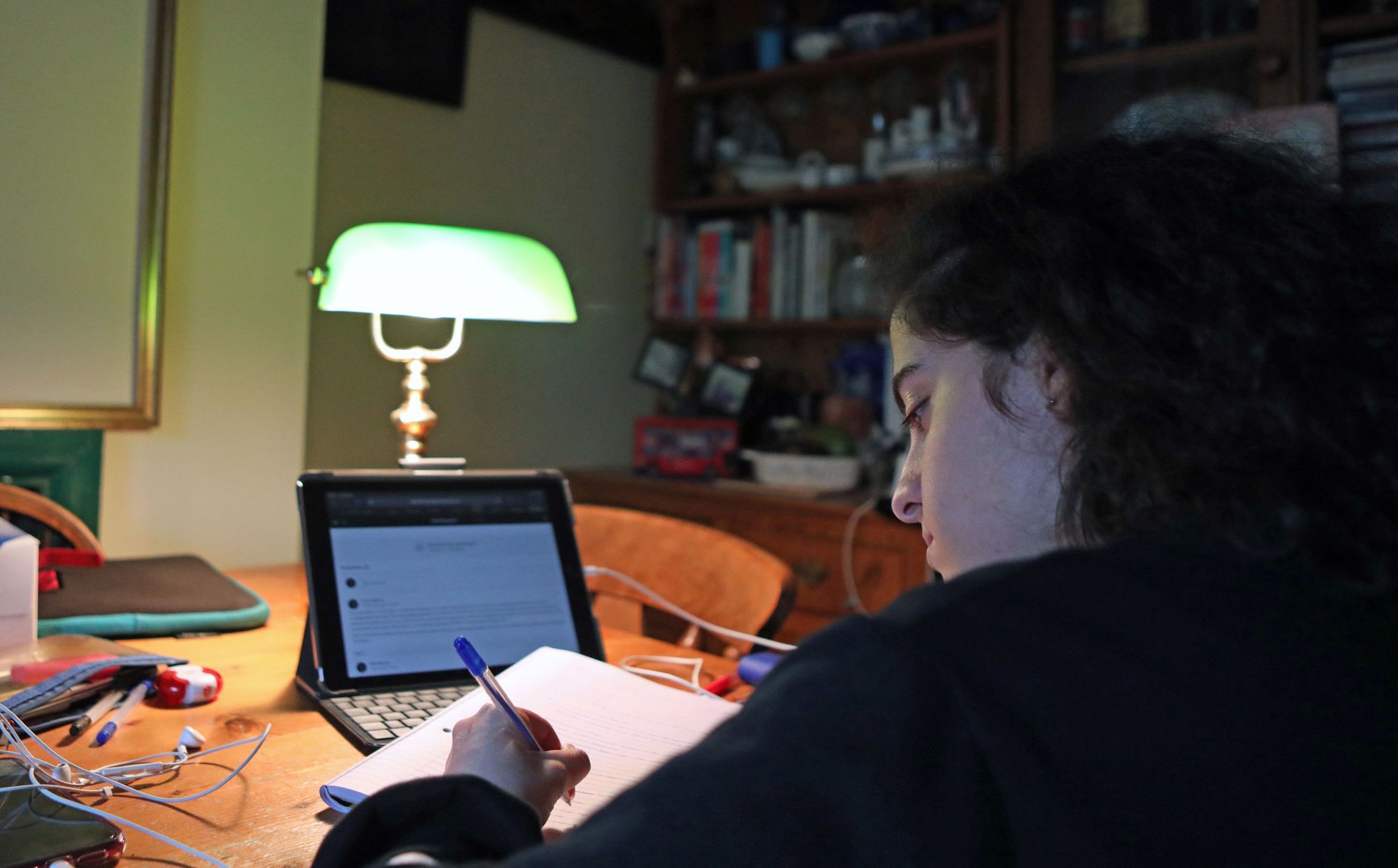 MPs call for government funding for university students experiencing hardship because of Covid