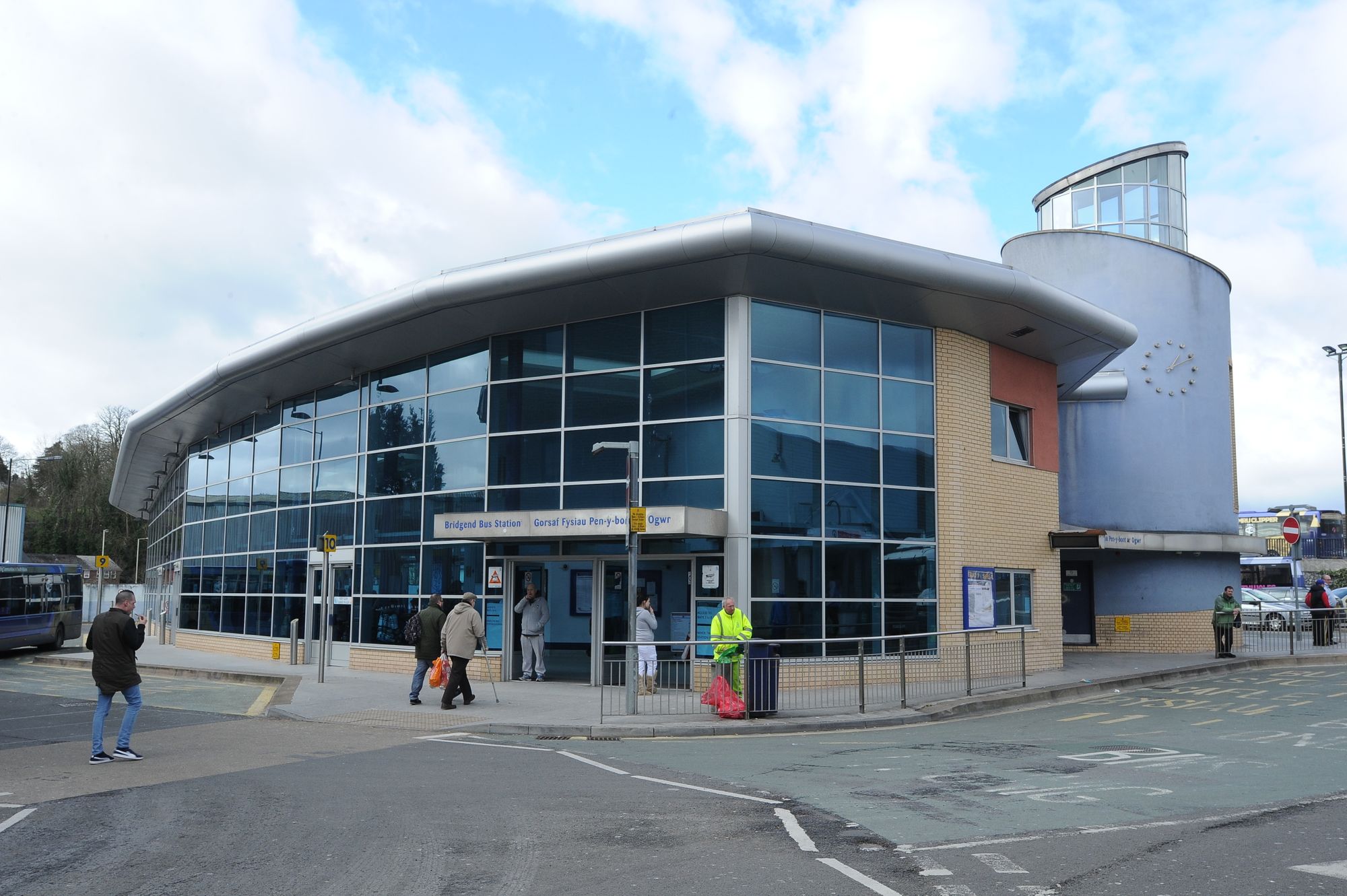 Emergency bus funding to continue in Bridgend