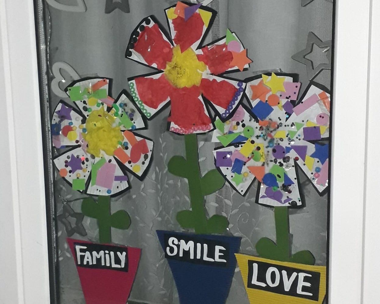 CreaTIVe Windows bring cheer to Tiverton during lockdown