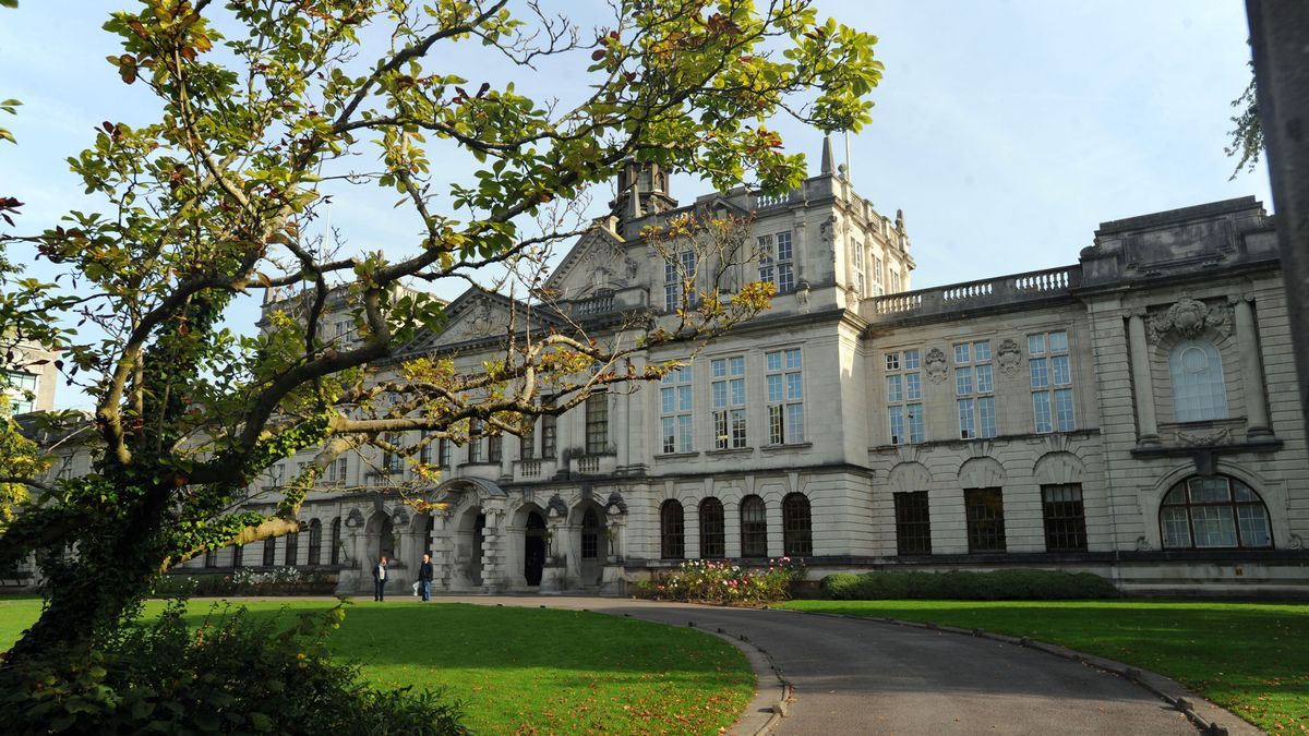 Welsh Government announces £40m funding to help support students facing financial hardship