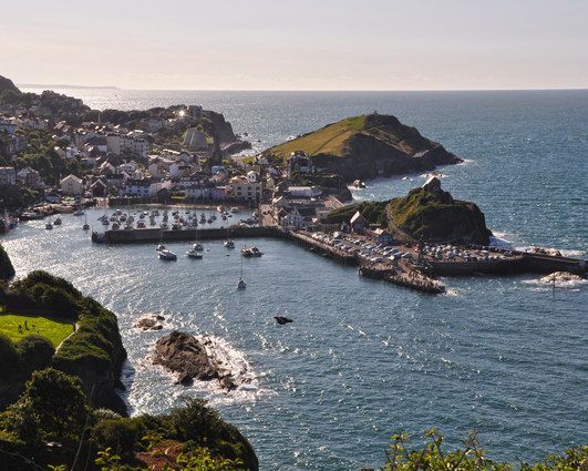 East wind blows bringing 'awful lot of plastic' to Ilfracombe Harbour
