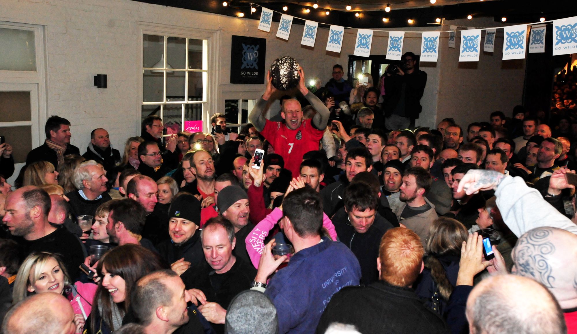 Shrovetide restraint earns police praise