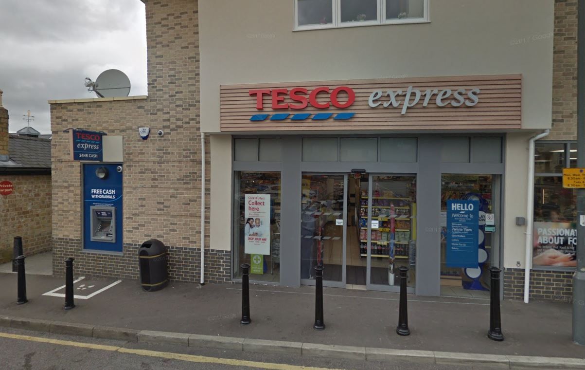 Supermarket convenience store shoppers ‘spending £320 more a year on groceries’