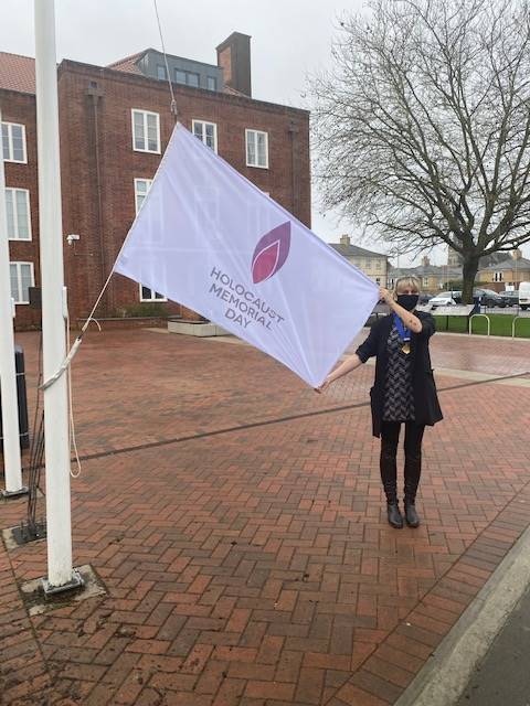 Holocaust Memorial Day marked in Brentwood