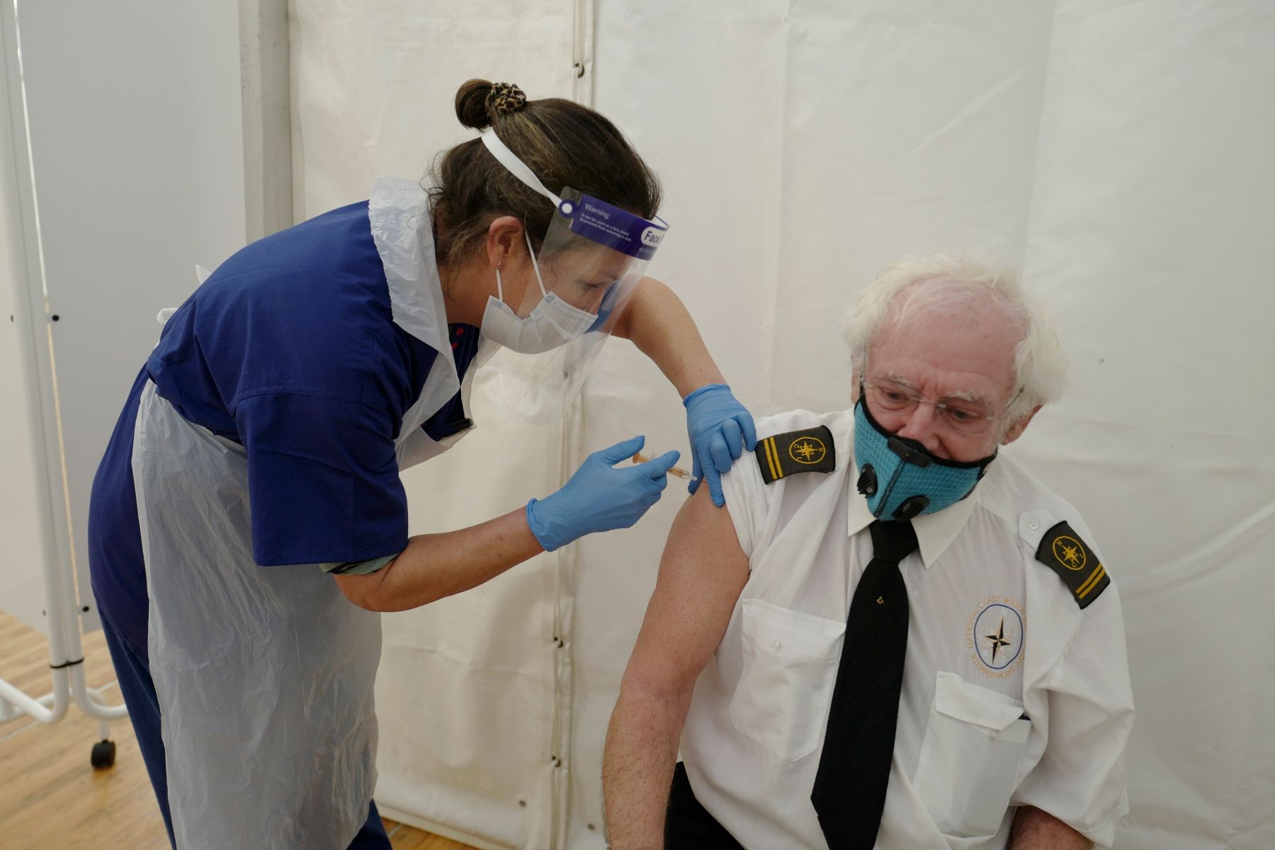 Oxford vaccine cuts transmission rates by 67%, study reveals