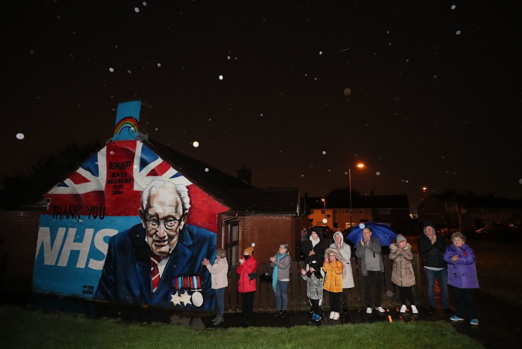 Almost 200,000 people sign petition to hold state funeral for Captain Sir Tom Moore