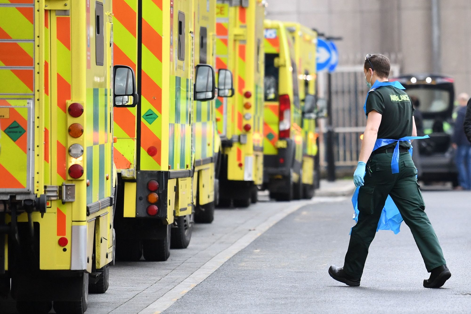 Weekly registered Covid deaths fall for first time since Christmas