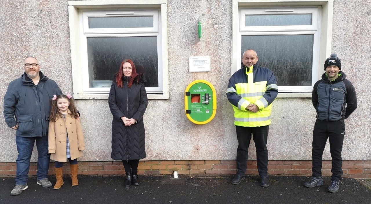 Ayrshire town welcomes new defibrillator