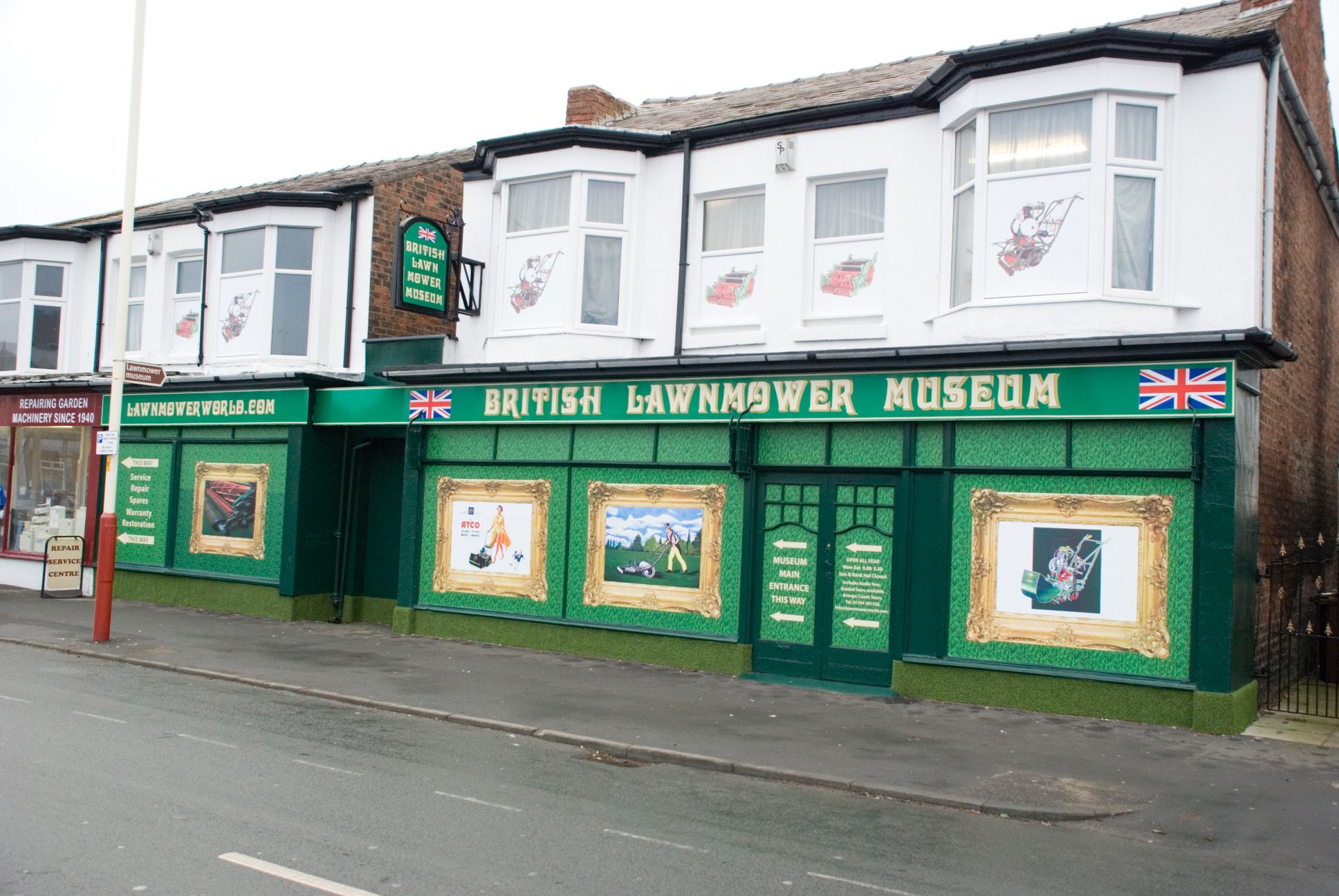 The British Lawnmower Museum to appear on Channel 4's Four in a Bed