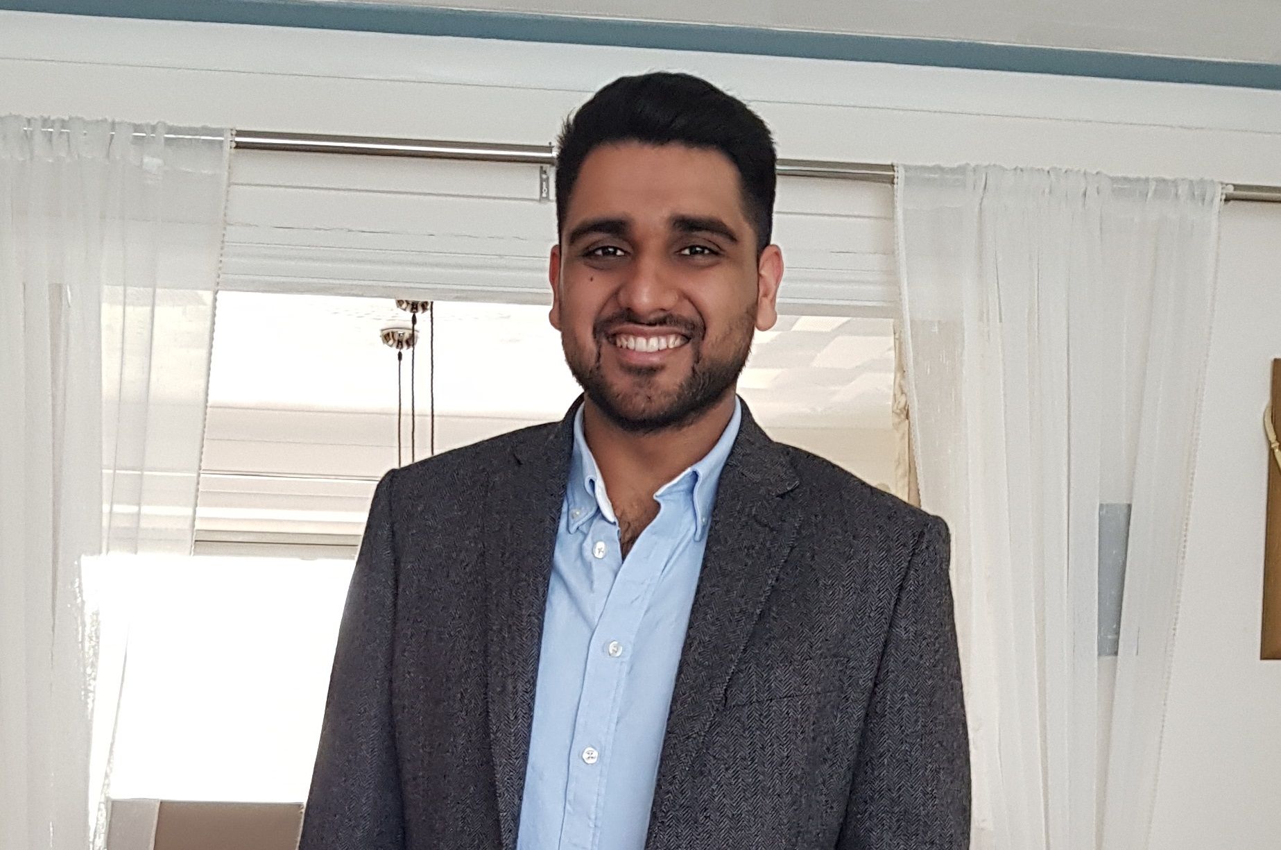Farnborough Deliveroo rider secures £12,500 investment for startup business