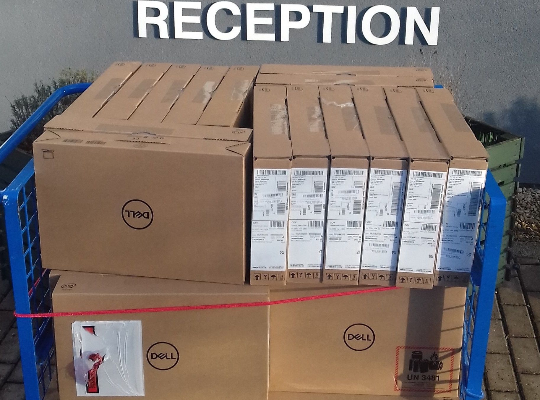 Active learning receives laptop donation for Oxfordshire, Berkshire and