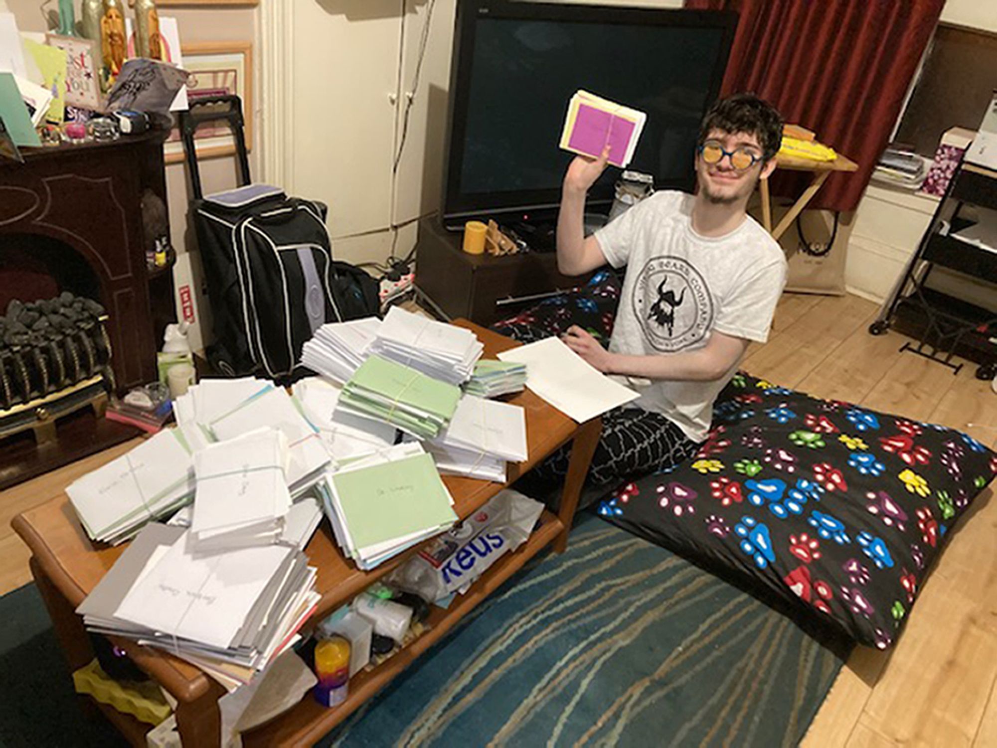 Autistic teenager sends almost 700 thank you cards to hospital staff