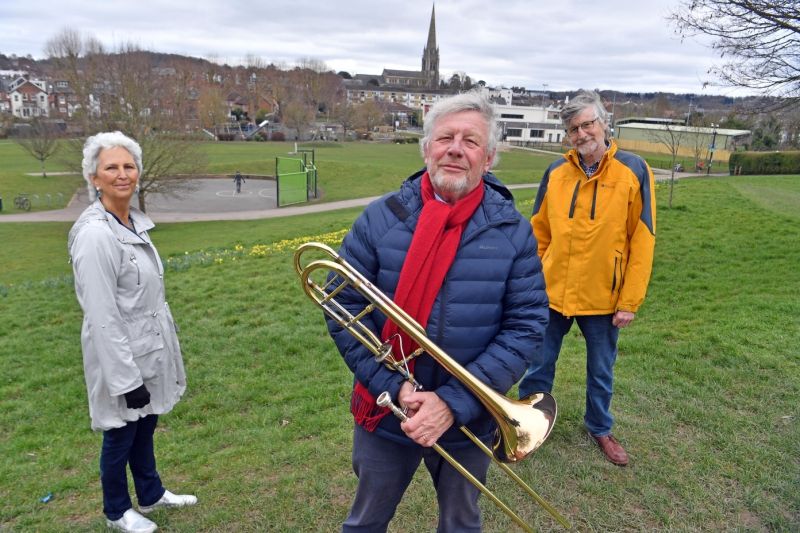 Build outdoor theatre in tribute to NHS heroes, says Dorking grassroots musician