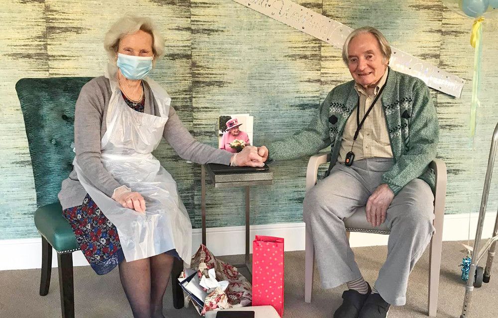 Welwyn Garden City care home resident meets wife face-to-face for diamond anniversary