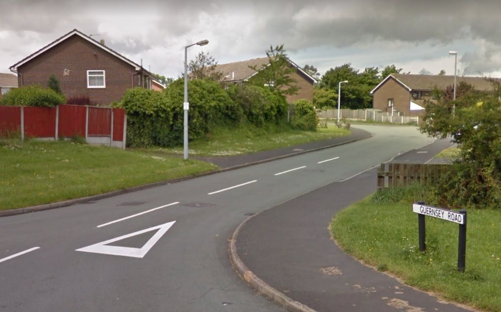 Crews battle house fire in Widnes