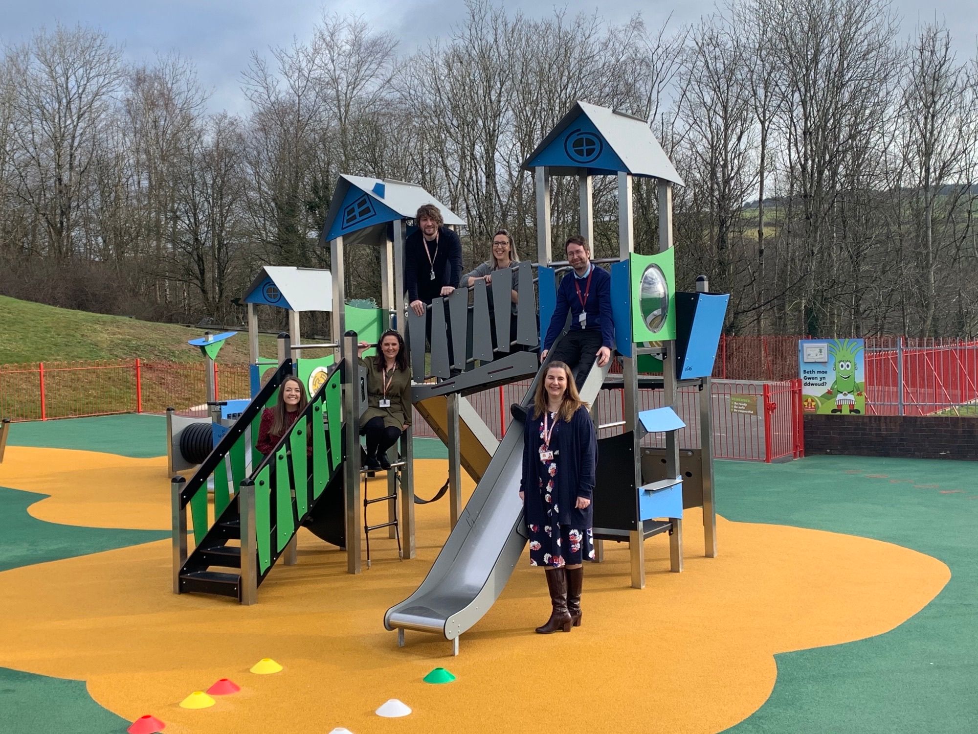 RCT primary school wins awards for its focus on pupils’ mental wellbeing