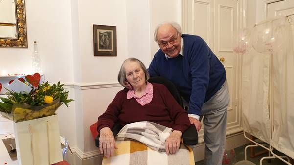Cheshire couple reunite after months apart to celebrate 65th wedding anniversary