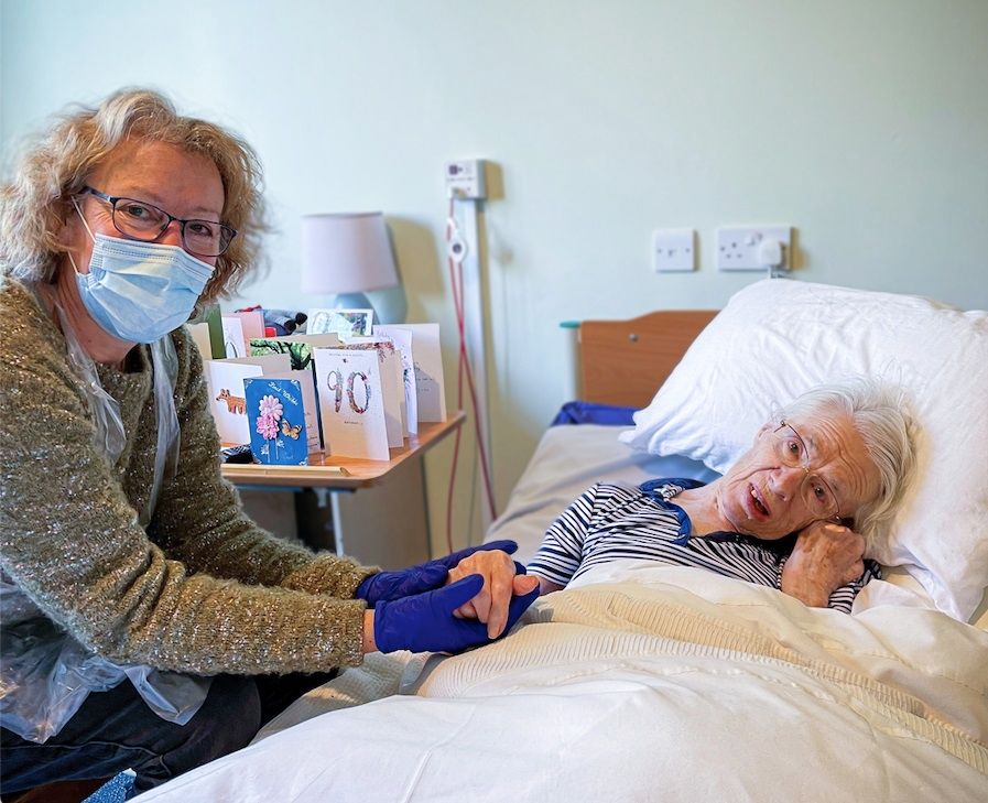 Haslemere resident Pamela celebrates 90th birthday with surprise visit from her daughter