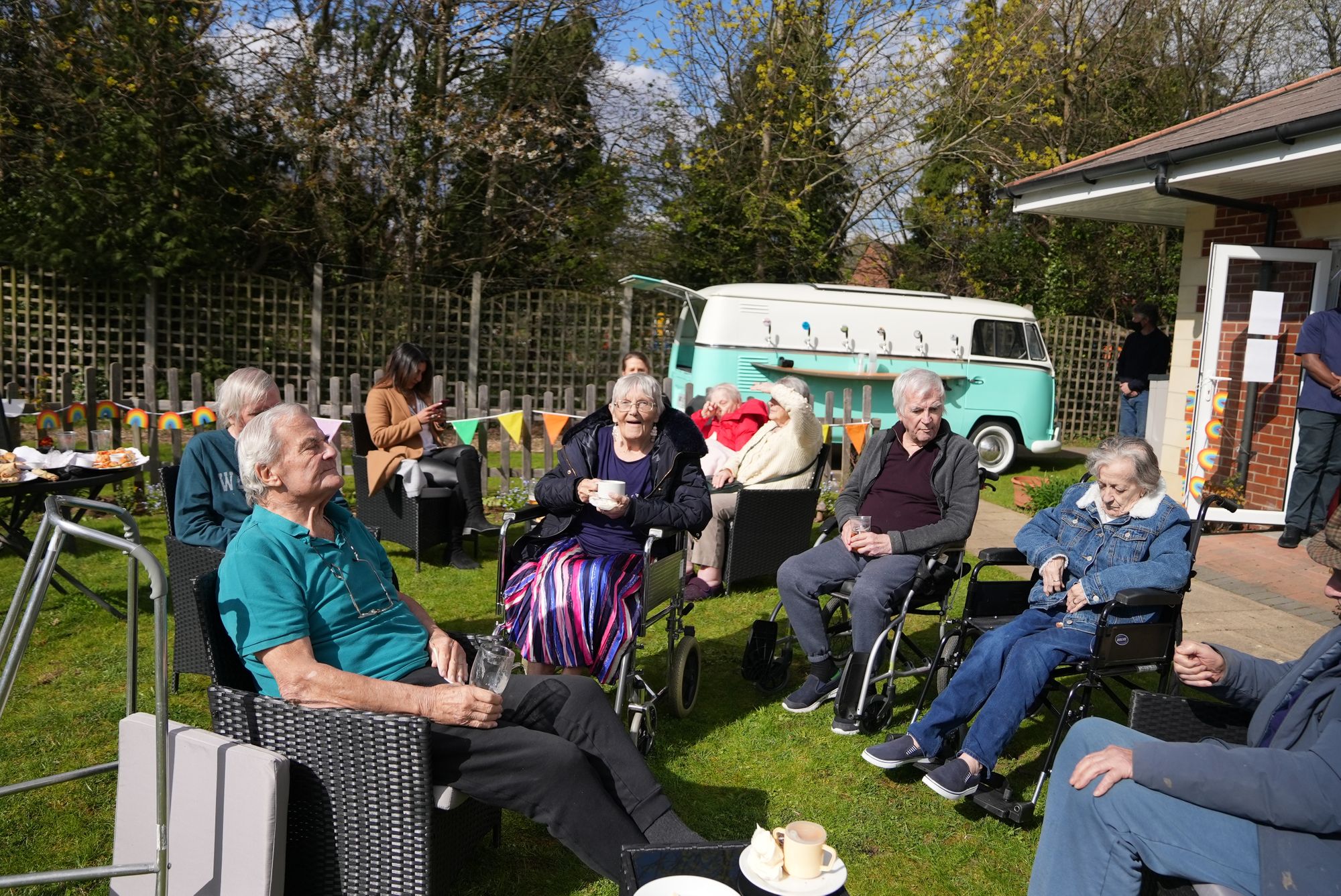 Pop-up pub visits care home to celebrate easing of lockdown