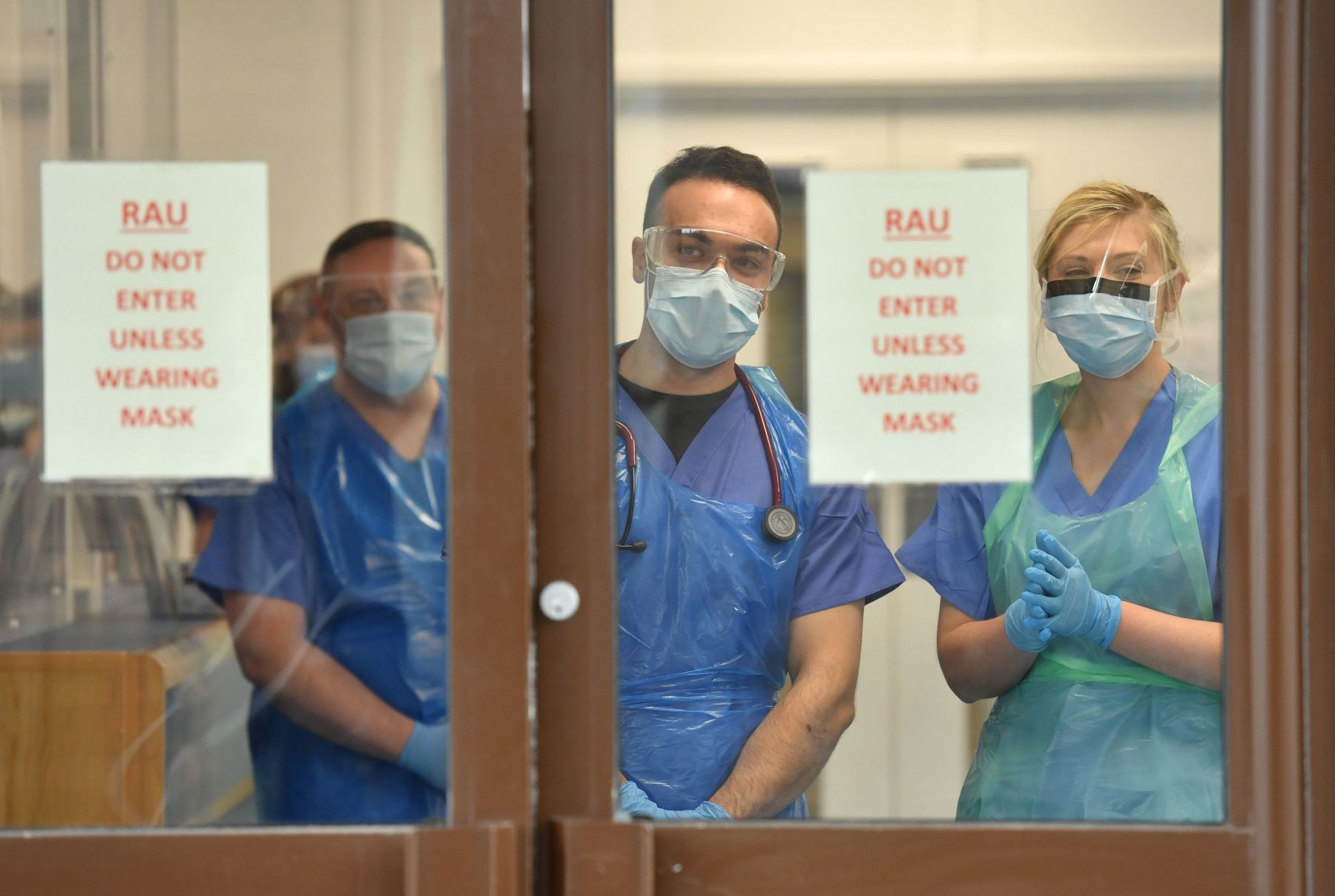 Estimated 1.1m people in UK have long covid, says ONS