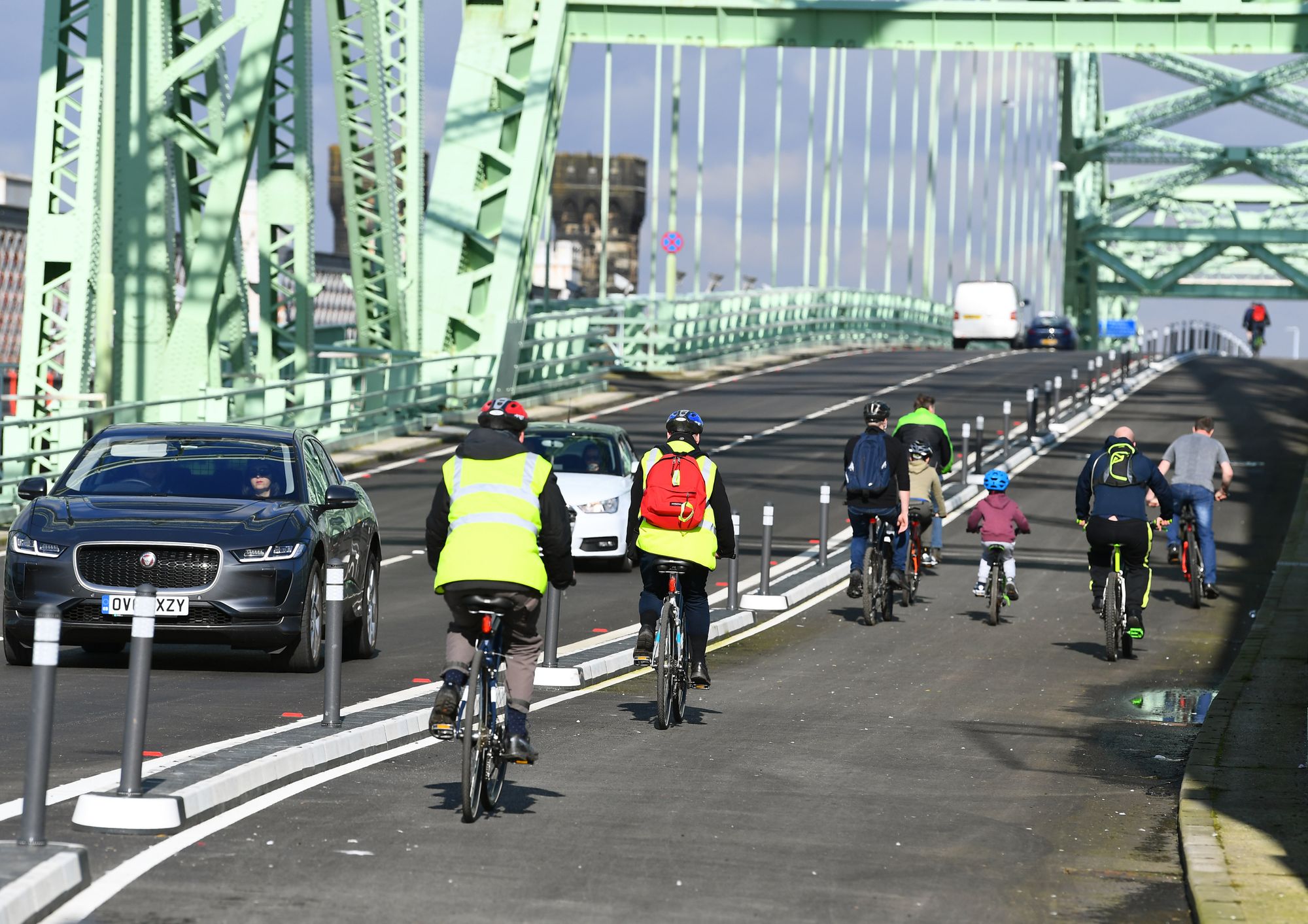 Drivers return to revamped Runcorn-Widnes bridge in thousands, figures show