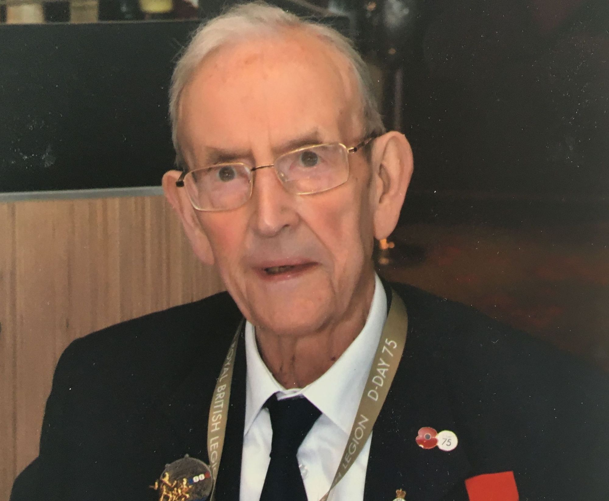 Tributes paid to late D-Day veteran Geoffrey Noble