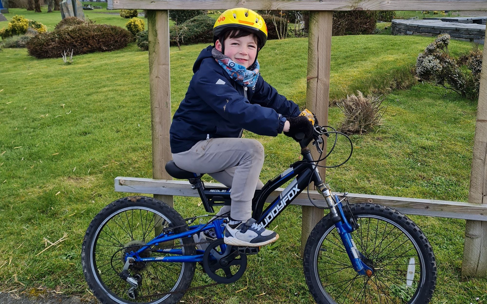 8-year-old Tywyn boy cycles over 20 miles for local air ambulance