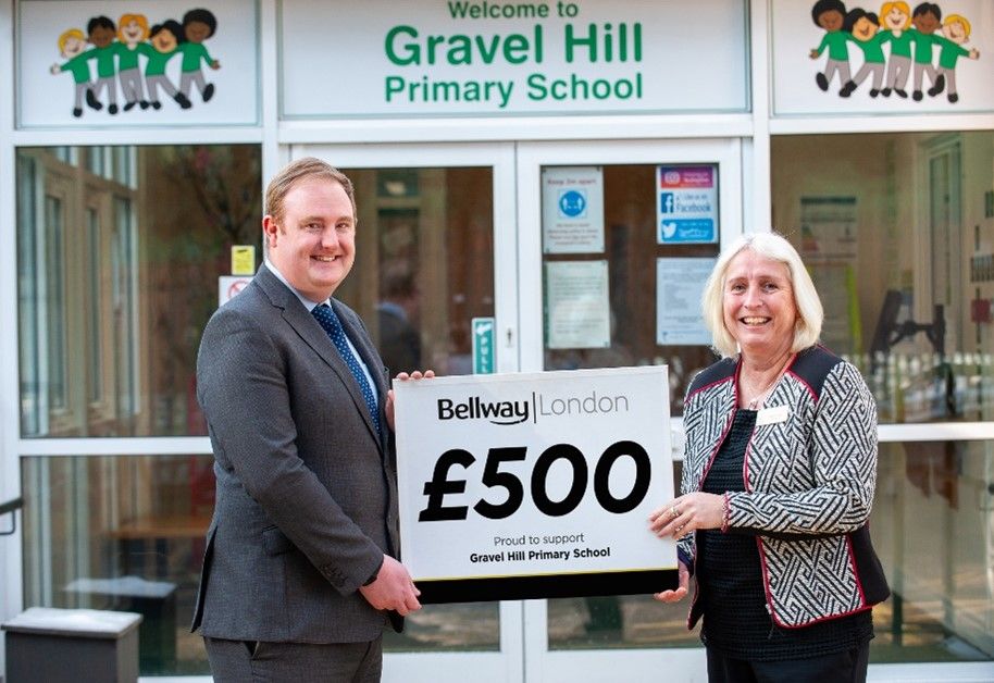 Bexleyheath Primary school receives £500 book vouchers