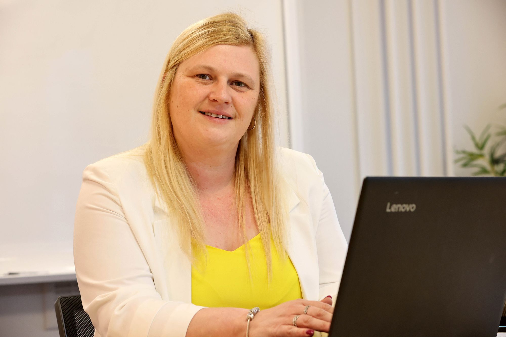Volunteer's new skills increases support for domestic abuse victims in Aberdare