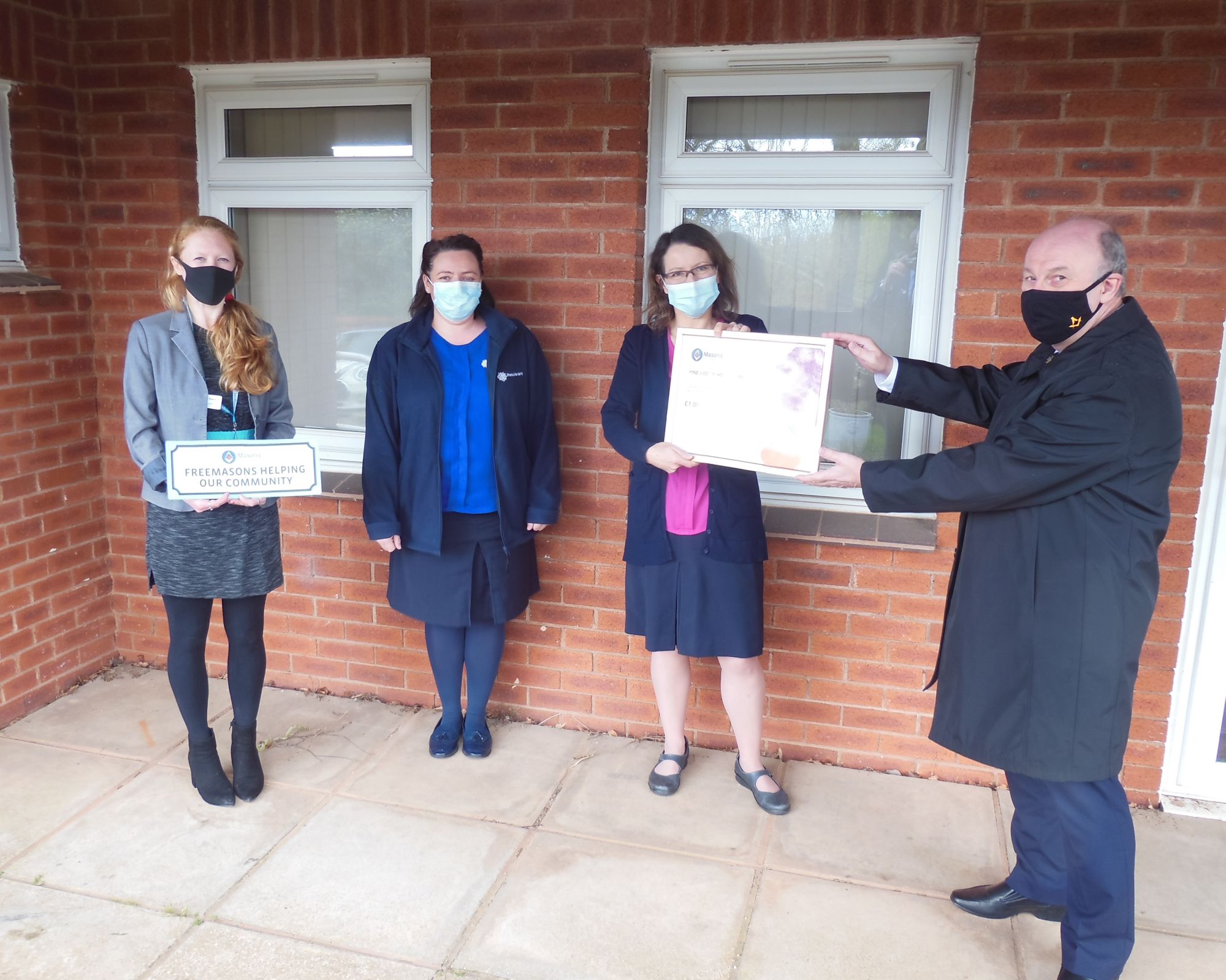 Tiverton's Pine Lodge Day Hospice gets £1,000 cash boost