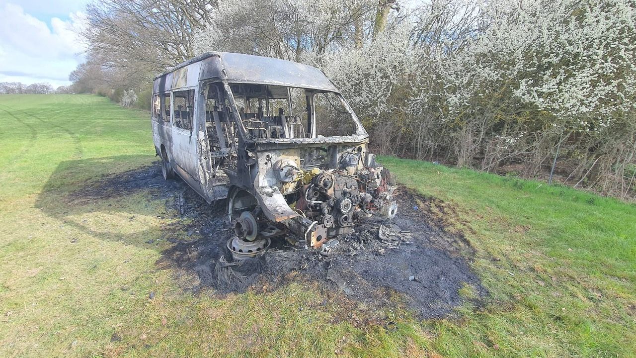 Sevenoaks scouts minibus stolen and torched