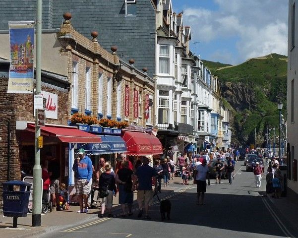 Trial on plans to remove loading bay and place traffic barriers on The Quay take place