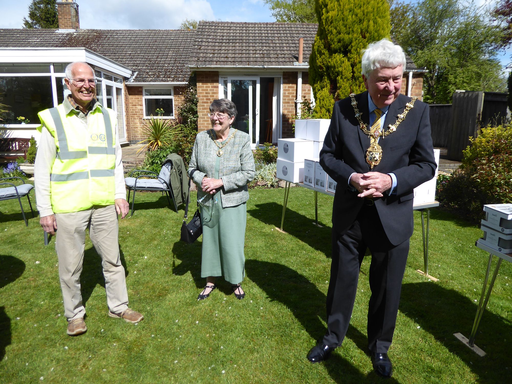 Mayor of Charnwood praises Rotary starter box initiative