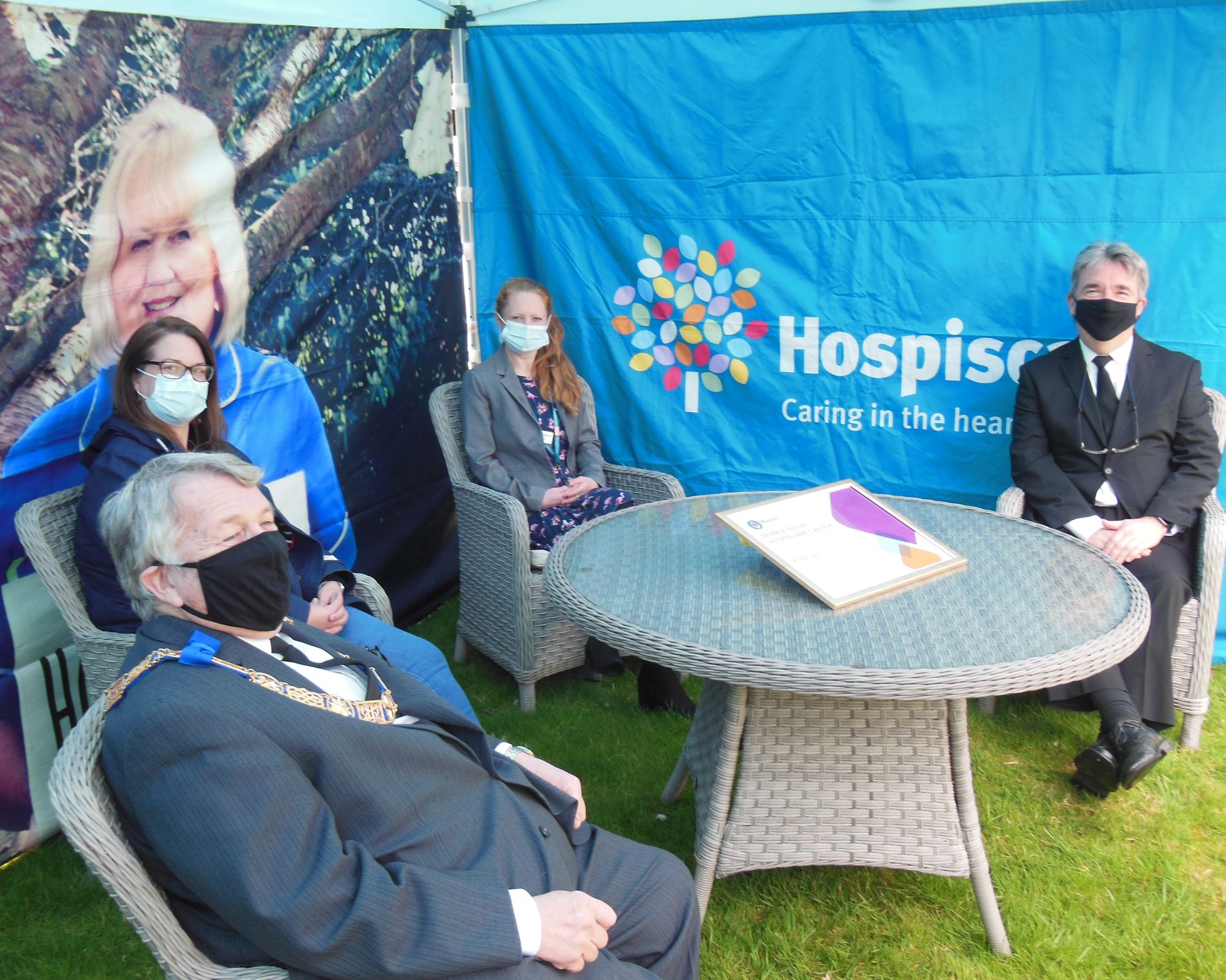 Freemasons donate £1,660 to Hospiscare’s Searle House