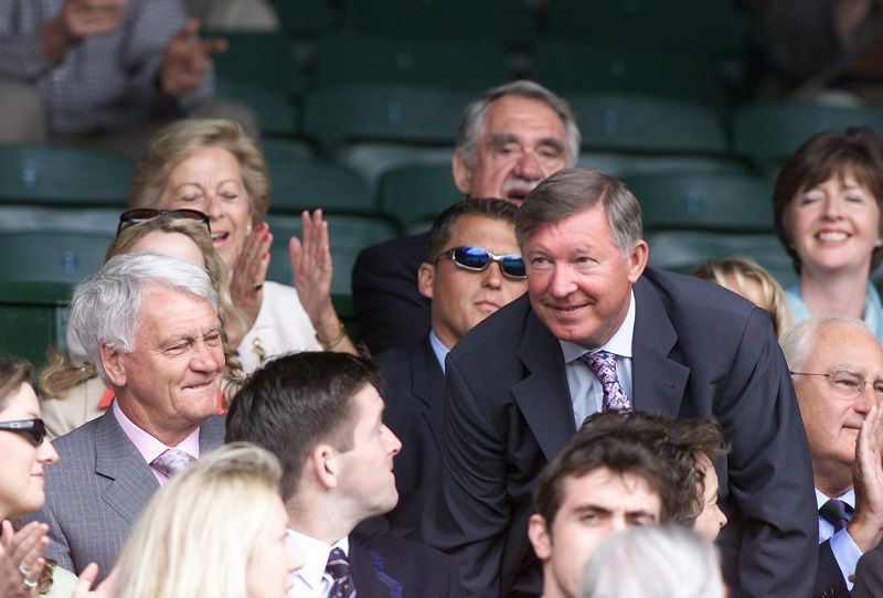 Nostalgia: Football friendly as legendary managers meet