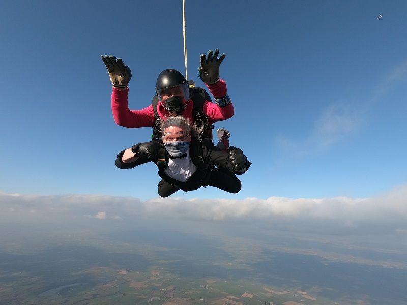 Conwy man embarks on Bond-style skydive for charity