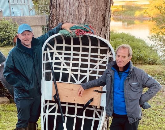TV star Robson Green gets to grips with coracle fishing in Carmarthen